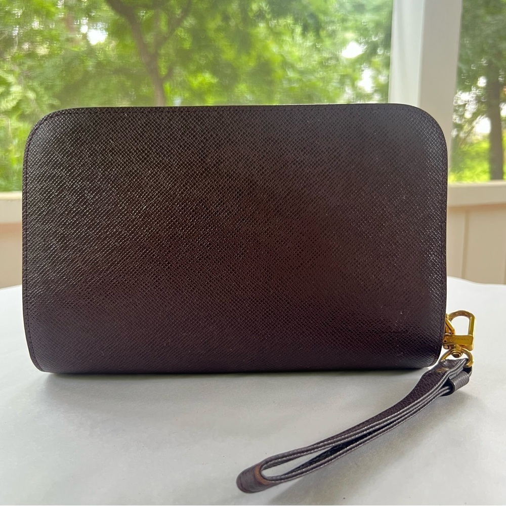 Louis Vuitton Taiga Baikal Orsay